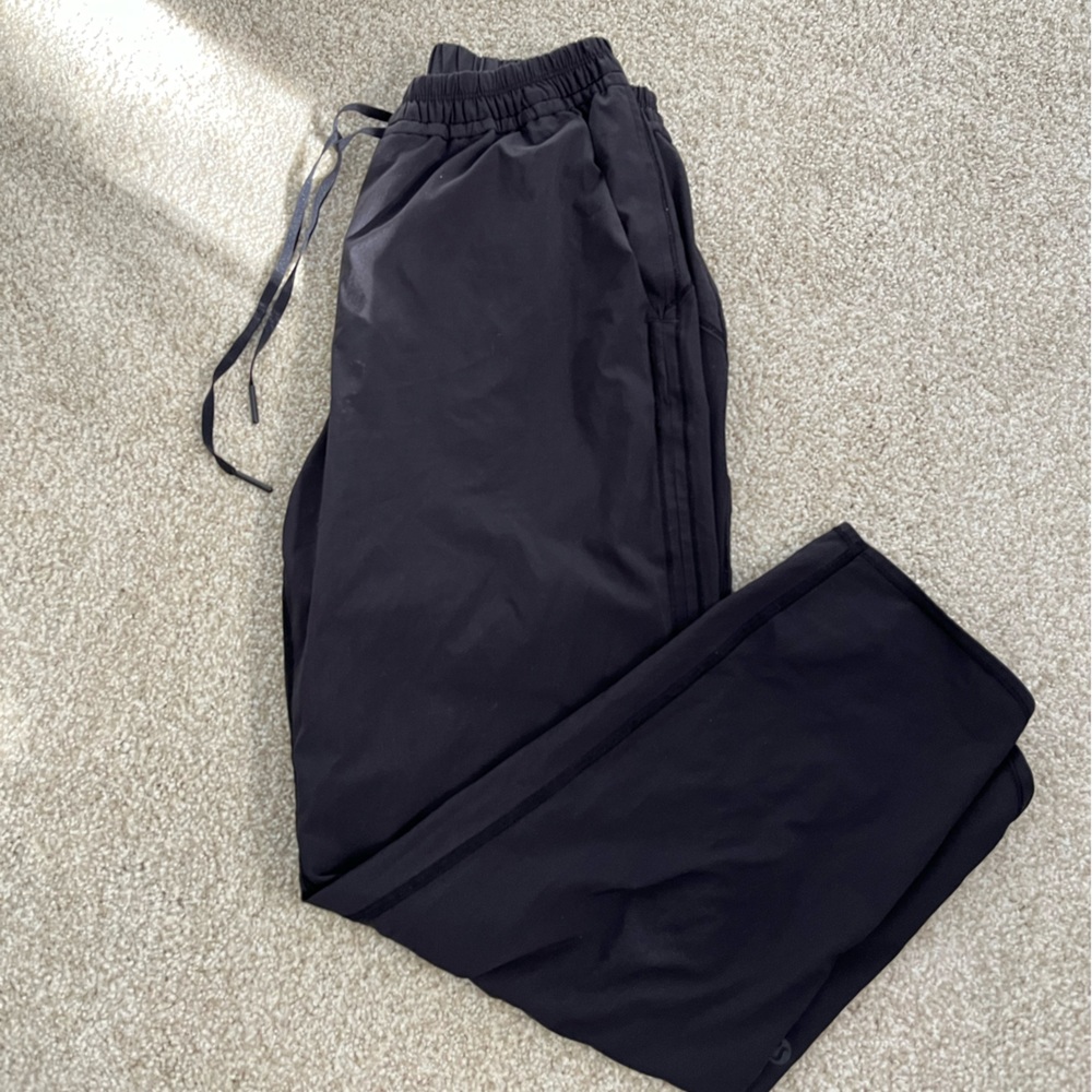 Lululemon Cropped Joggers
